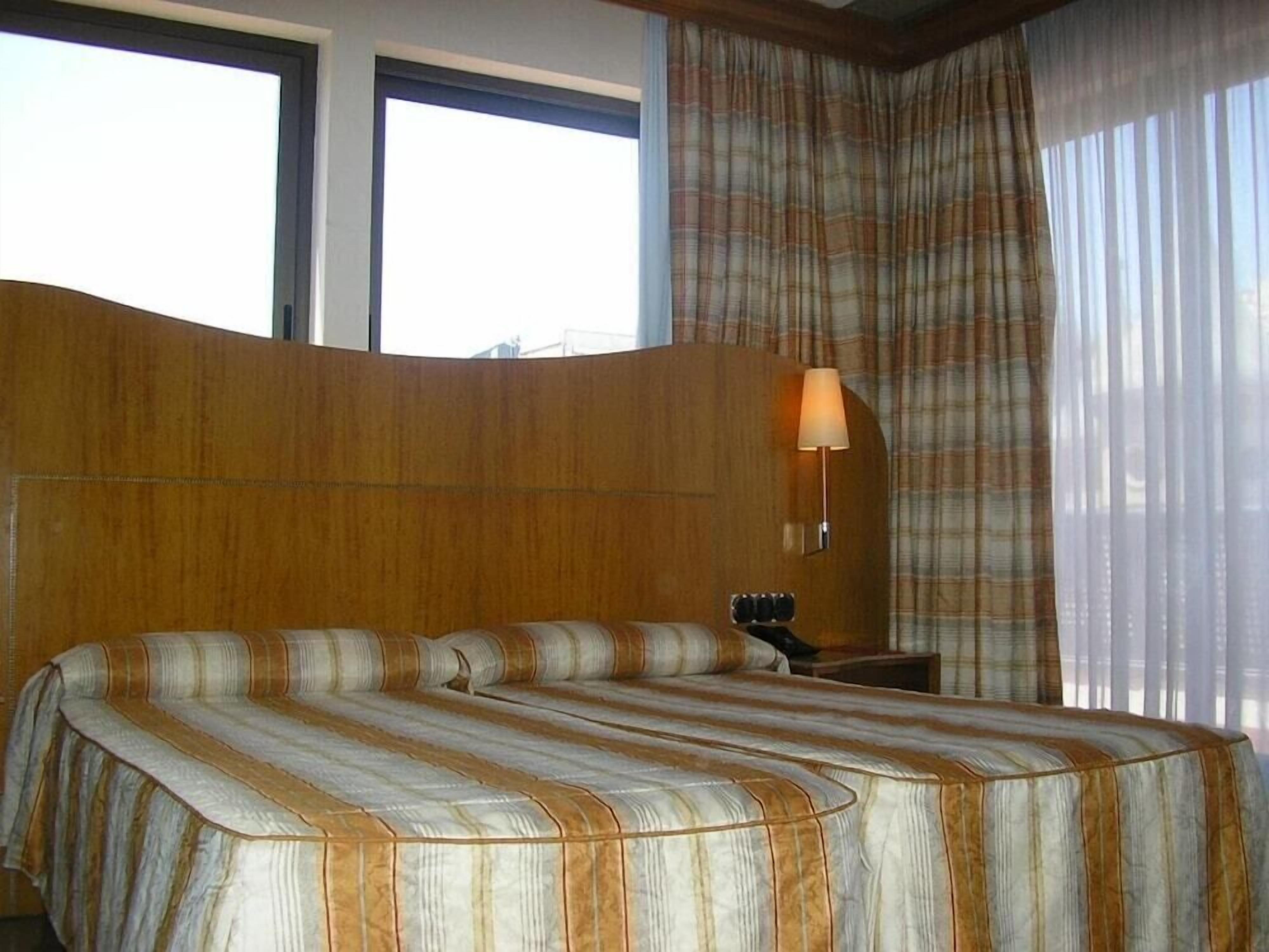Hotel Aristol - Sagrada Familia — Photos 2